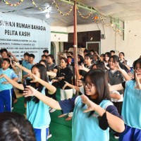 Kunjungan Sosial OSIS SMP-SMK Metta Maitreya ke Panti Asuhan Rumah Bahagia Pelita Kasih